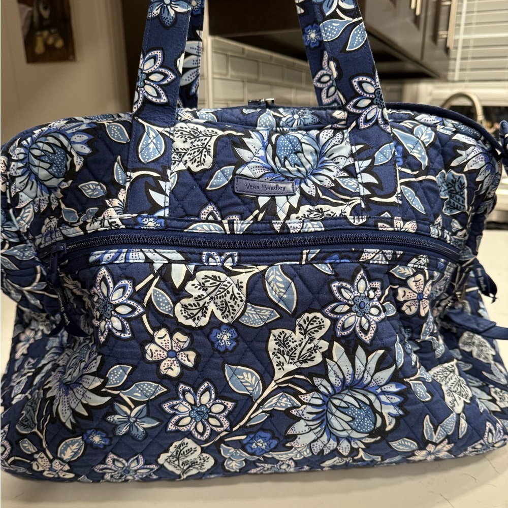 Vera Bradley Weekender travel bag size large - Picture 5 of 8